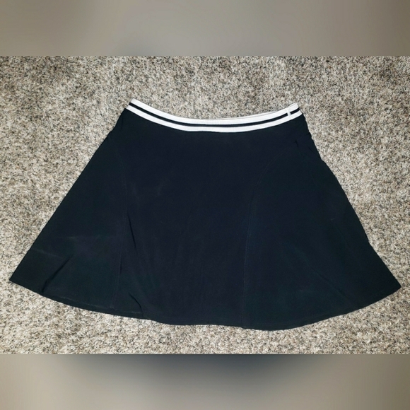 Under Armour| A-line Skater Tennis Mini Skirt with Shorts - Picture 6 of 6